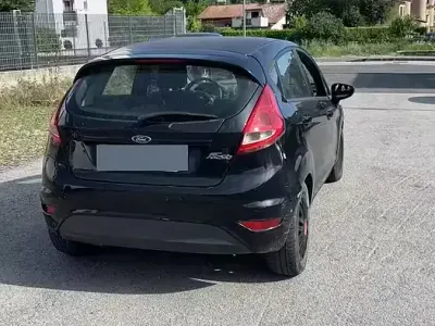 Usata Ford Fiesta 82 CV (60 kW) 2009 Nero Utilitaria