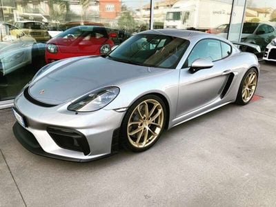 Porsche Cayman GT4