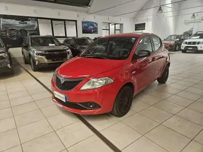 Usata Lancia Ypsilon S 69 CV (50 kW) 2018 Rosso Utilitaria