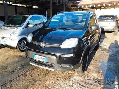Usata Fiat Panda 4x4 S 84 CV (61 kW) 2019 Nero Utilitaria