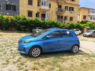 Usata Renault Zoe Zen 50 kW (69 CV) 2020 Bluazzurro Utilitaria