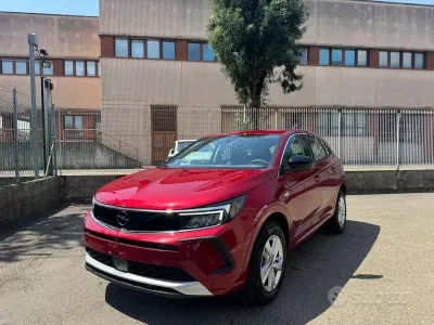 Usata Opel Grandland X Edition 131 CV (96 kW) 2024 Rosso metallizzato SUV