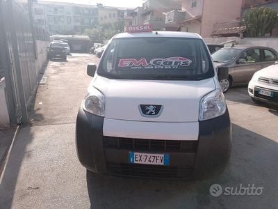 Begagnad Peugeot Bipper 75 HK (55 kW) 2014 Vit Minibuss