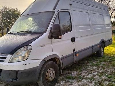 Usata Iveco Daily 136 CV (100 kW) 2007 Bianco Furgone