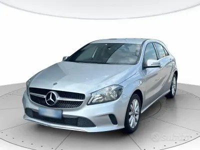Usata Mercedes A180 Business 109 CV (80 kW) 2017 Grigio Utilitaria