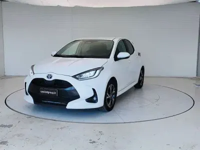 Usata Toyota Yaris Hybrid Trend 92 CV (67 kW) 2025 Bianco Berlina