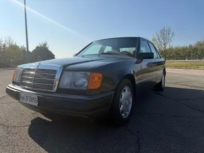 Usata Mercedes 200 136 CV (100 kW) 1992
