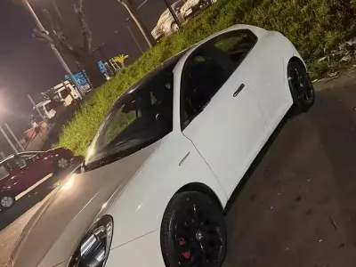 Usata Alfa Romeo Giulietta Quadrifoglio 2011 Utilitaria