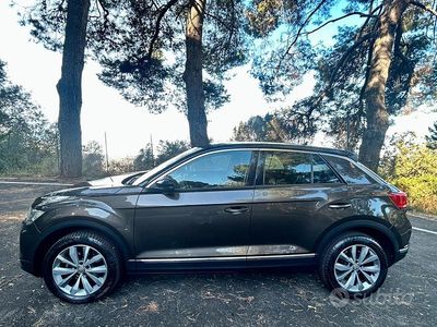 Usata VW T-Roc Style 116 CV (85 kW) 2019 Marrone SUV