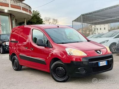 Usata Peugeot Partner 90 CV (66 kW) 2011 Rosso Monovolume