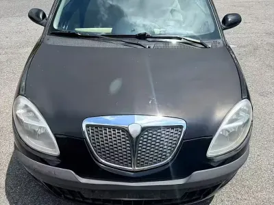 Usata Lancia Ypsilon 80 CV (58 kW) 2006 Nero Utilitaria