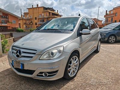 Mercedes B180