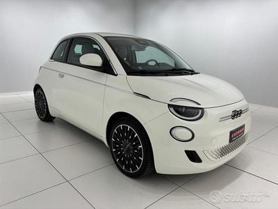 Usata Fiat 500e La Prima 85 kW (116 CV) 2023 Bianco Berlina