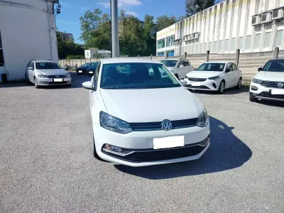 Usata VW Polo Comfortline 90 CV (66 kW) 2016 Bianco Berlina