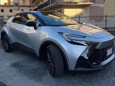 Second-hand Toyota C-HR Lounge 152 CP (111 kW) 2025 Argintiu SUV