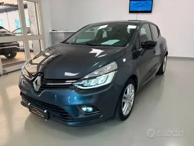 Usata Renault Clio V 65 CV (47 kW) 2022 Grigio Berlina