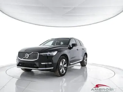 Nuova Volvo XC60 Core 349 CV (256 kW) 2025 Nero SUV