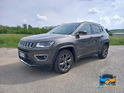 Usado Jeep Compass Limited 150 CV (110 kW) 2021 Gris SUV