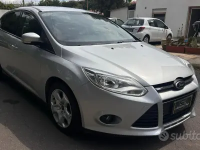 Usata Ford Focus 95 CV (69 kW) 2012 Grigio Berlina