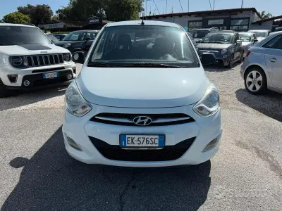 Używany Hyundai i10 Comfort 69 KM (50 kW) 2012 Biały Hatchback
