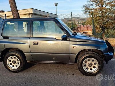 Usata Suzuki Vitara 80 CV (58 kW) 1993 Grigio SUV