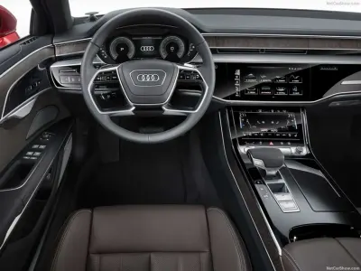 Usata Audi S8 571 CV (419 kW) 2024 Argento Berlina