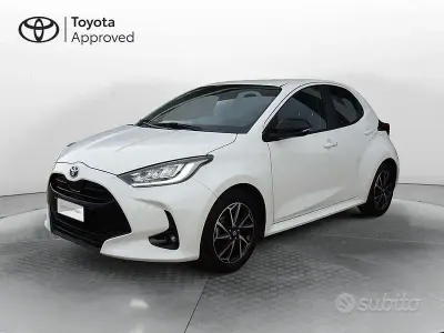 Usata Toyota Yaris Hybrid Trend 116 CV (85 kW) 2022 Bianco Berlina