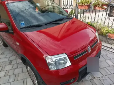 Usata Fiat Panda Climbing 69 CV (50 kW) 2010 Rosso Utilitaria