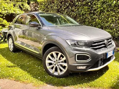 Usata VW T-Roc Style 116 CV (85 kW) 2020 Grigio SUV