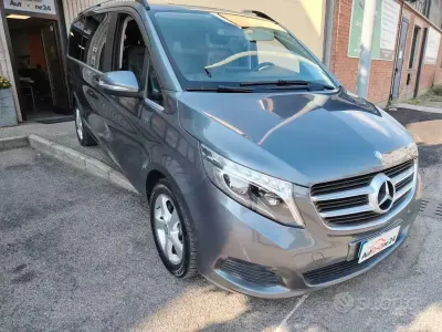 Usata Mercedes V250 Executive 190 CV (139 kW) 2015 Grigio scuro metallizzato Monovolume