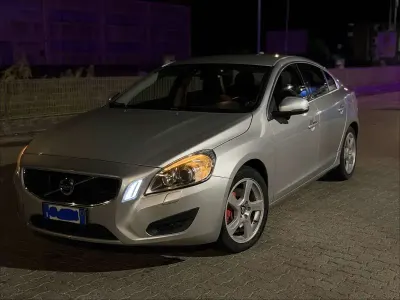 Usata Volvo S60 Momentum 215 CV (158 kW) 2011 Grigio Berlina