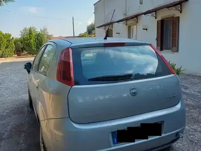 Usata Fiat Grande Punto 90 CV (66 kW) 2007 Grigio Utilitaria