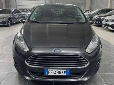 Usata Ford Fiesta Titanium 95 CV (69 kW) 2016 Grigio Utilitaria