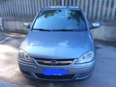 Usata Opel Corsa 65 CV (47 kW) 2004 Grigio Utilitaria