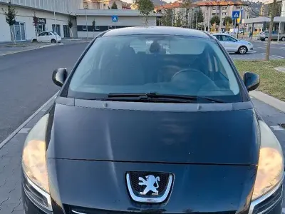 Usata Peugeot 5008 115 CV (84 kW) 2013 Monovolume