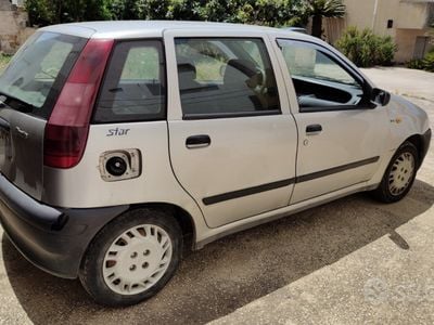 Usata Fiat Punto Star 60 CV (44 kW) 1999 Grigio Utilitaria