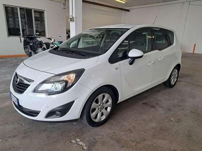 Usata Opel Meriva Cosmo 101 CV (74 kW) 2012 Bianco Monovolume