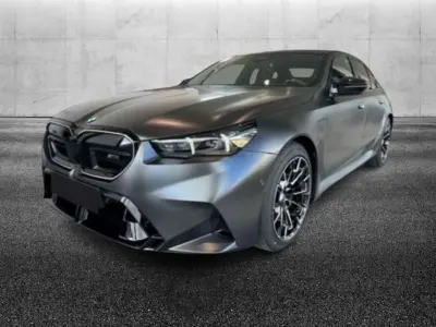 Usata BMW M5 727 CV (534 kW) 2026 Grigio SUV