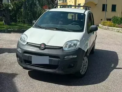 Usata Fiat Panda 4x4 85 CV (62 kW) 2019 Bianco Utilitaria