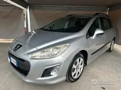 Usata Peugeot 308 Business-Line 93 CV (68 kW) 2012 Grigio Berlina