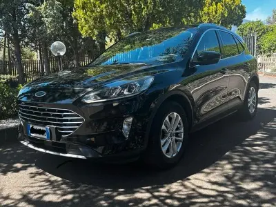 Usata Ford Kuga Titanium 120 CV (88 kW) 2020 Nero SUV