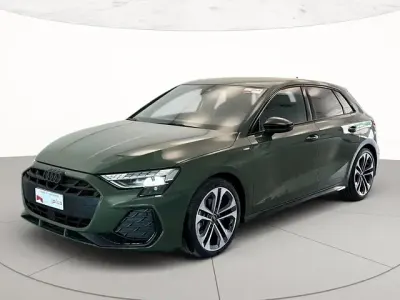 Usata Audi A3 S-Line 150 CV (110 kW) 2025 Verde distretto metallizzato Berlina