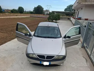 Usata Lancia Ypsilon 2000 Grigio Utilitaria