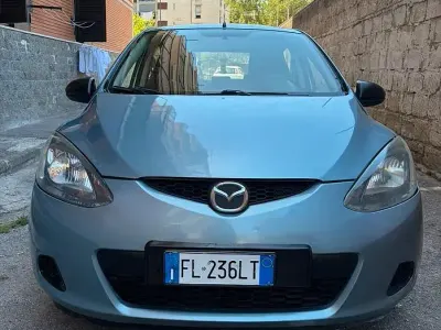 Usata Mazda 2 75 CV (55 kW) 2008 Verde Utilitaria