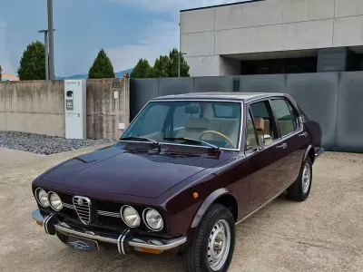 Usata Alfa Romeo Alfetta 122 CV (89 kW) 1970 Rosso Berlina