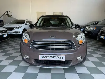 Usata Mini Cooper D Countryman Business 111 CV (81 kW) 2014 Marrone SUV