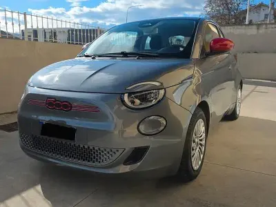 Usata Fiat 500e Red 69 kW (95 CV) 2022 Grigio