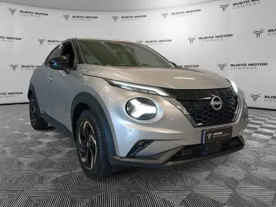 Usata Nissan Juke N-Connecta 143 CV (105 kW) 2024 Argento / pastello SUV
