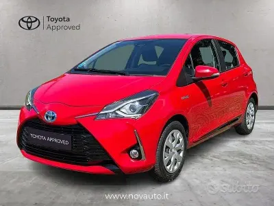 Second-hand Toyota Yaris Hybrid Active 101 CP (74 kW) 2019 Roșu Berlinǎ