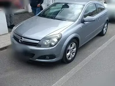 Usata Opel Astra GTC 101 CV (74 kW) 2005 Grigio Berlina